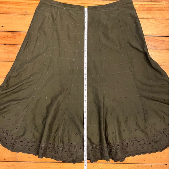 Eddie Bauer Embroidered Olive Green Cotton Eyelet Boho Midi Skirt, Size 12 - Picture 7 of 9